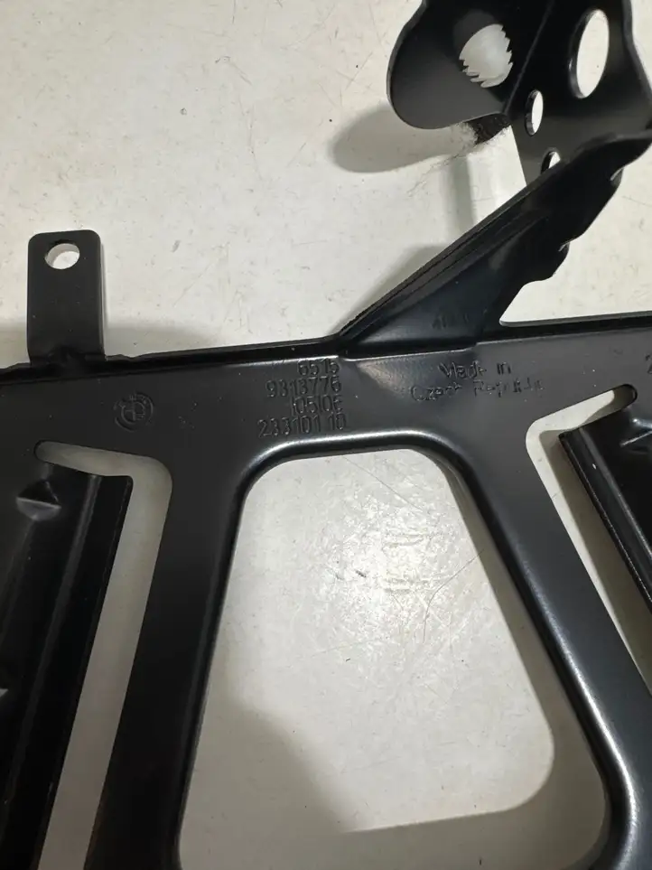BMW 3 F30 F35 F31 (2012 - 2018) 9313776 Кронштейн усилителя звука — фото 3