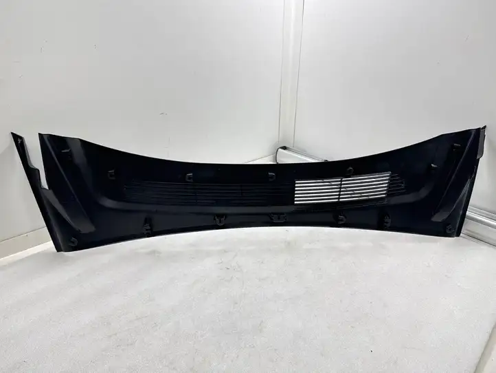 Tesla Model 3 (2024 - ) 169450200E Жабо стеклоочистителей — фото 10