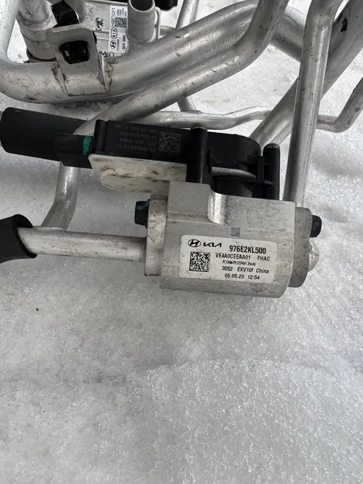 Hyundai IONIQ 6 (2022 - ) 976E2KL500 Трубки и шланги кондиционера — фото 8