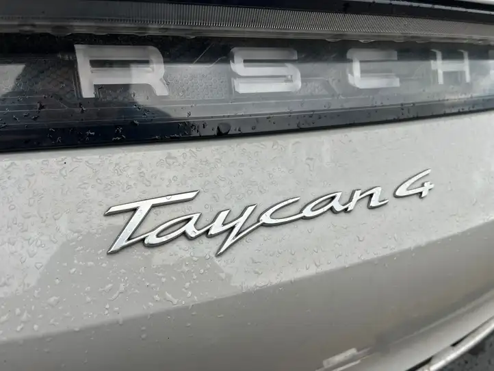 Porsche Taycan 9J1 (2019 - ) 7VC0V1 Эмблема производителя — фото 1