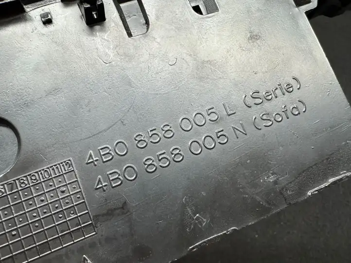 Audi A6 S6 C5 4B (2001 - 2004) 4B0858005L Другая деталь консоли (туннеля) — фото 2