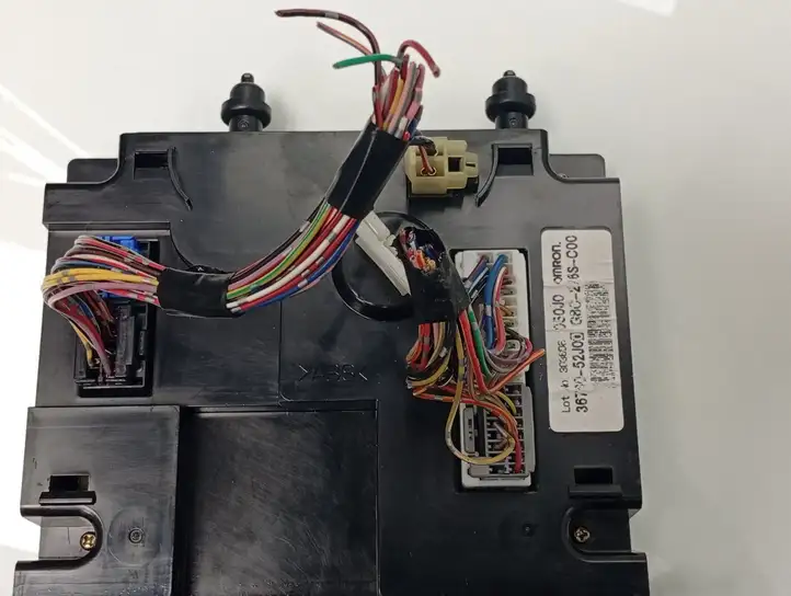 Suzuki Grand Vitara II (2005 - 2008) 3678052J00 Включатель аварийных фонарей — фото 8