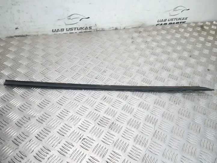 BMW 5 E60 E61 (2004 - 2010) 7045447 Накладка стоек лобового стекла — фото 2