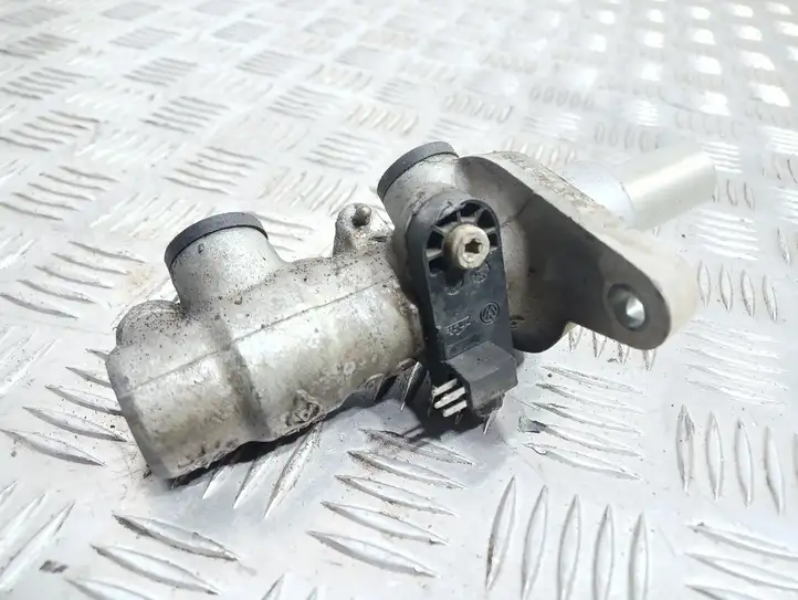 Volkswagen PASSAT B6 (2005 - 2010) Главный тормозной цилиндр — фото 3