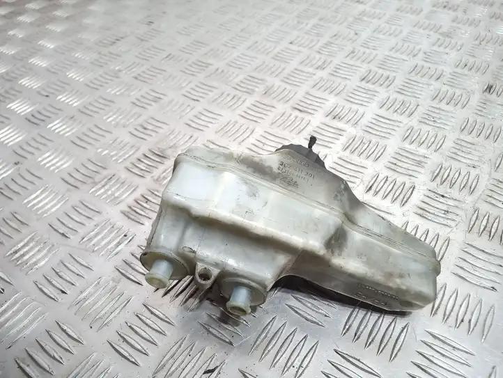 Volkswagen PASSAT B7 (2011 - 2014) 3C2611301 Бачок тормозной жидкости — фото 3