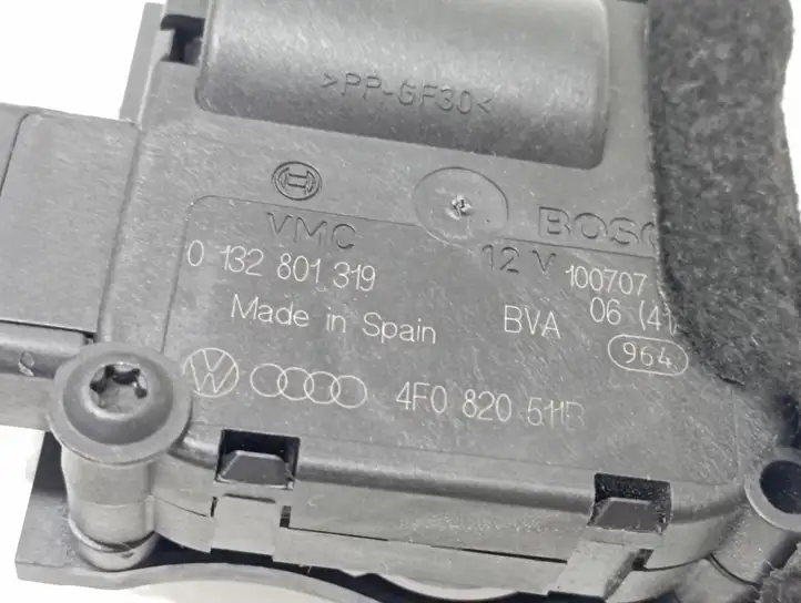 Audi A8 S8 D3 4E (2007 - 2010) 4F0820511B Двигатель задвижки потока воздуха — фото 3