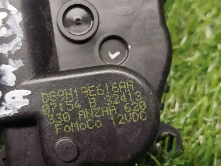 Ford Fusion II (2013 - ) DG9H19E616AA Двигатель задвижки потока воздуха — фото 3