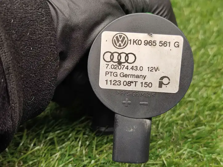 Audi Q5 SQ5 (2008 - 2012) 1K0965561G Электроциркуляционный насос — фото 3