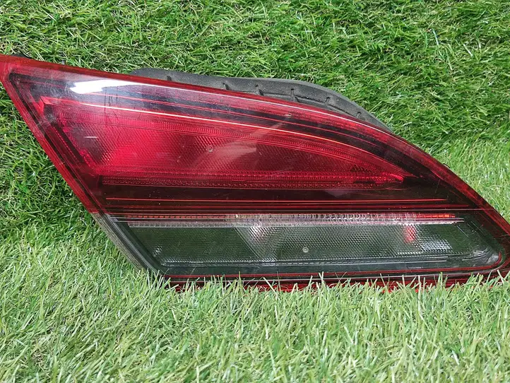 Opel Astra J (2009 - 2012) 13281268 Задний фонарь в крышке багажника — фото 2