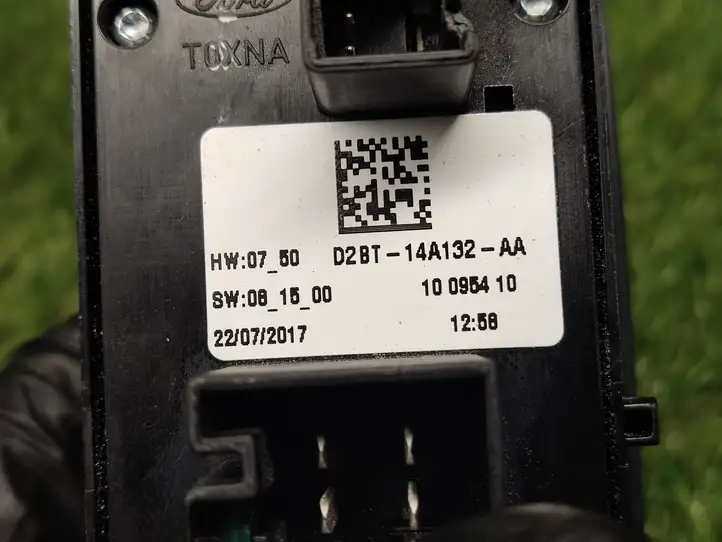 Ford Fiesta (2013 - 2017) D2BT14A132AA Кнопка стеклоподъемников — фото 2
