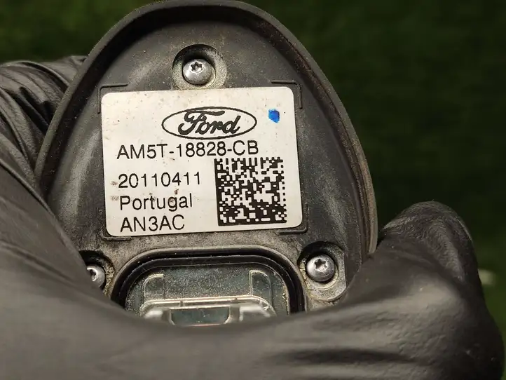 Ford Focus (2008 - 2011) AM5T18828CB GPS антенна — фото 4