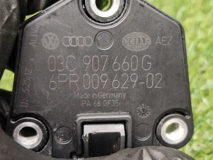 Volkswagen PASSAT B7 (2011 - 2014) 03C907660G Измеритель уровня масла — фото 3