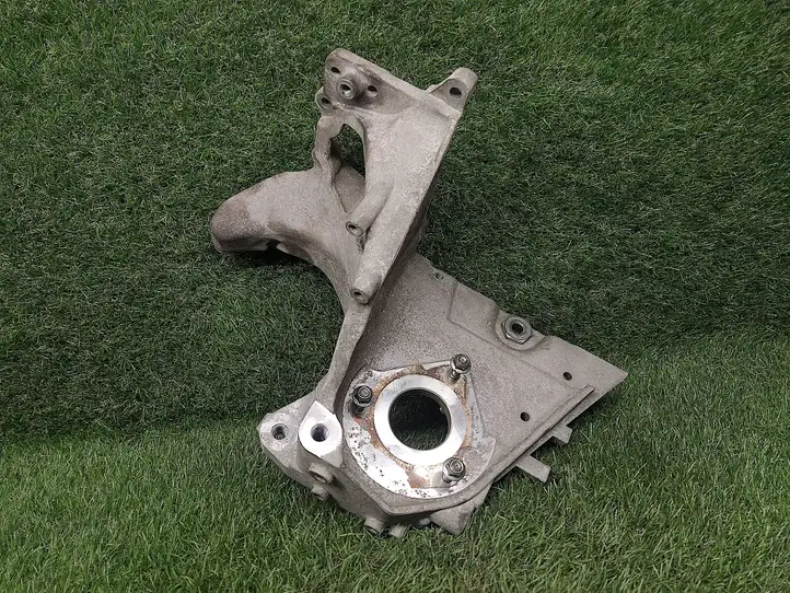 Opel Zafira B (2008 - 2014) 55574721 Кронштейн двигателя — фото 1