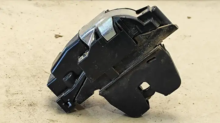 Citroen C4 I Picasso (2006 - 2013) 9671153780 Замок крышки багажника — фото 2