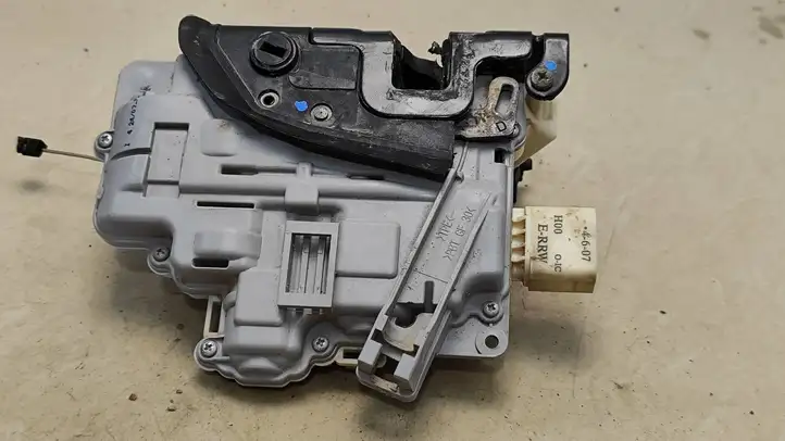 Seat Toledo III (5P) (2004 - 2009) 5P0839012 Замок задней двери — фото 2