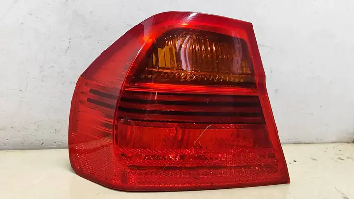 BMW 3 E90 E91 (2005 - 2012) 6937457 Задний фонарь в кузове — фото 1
