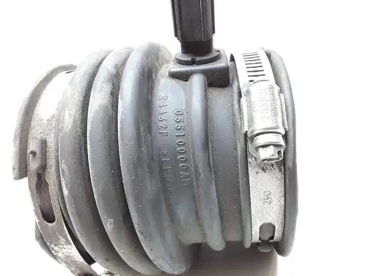 Chrysler Pacifica (2003 - 2008) 05510000AB Трубка подачи воздуха — фото 2