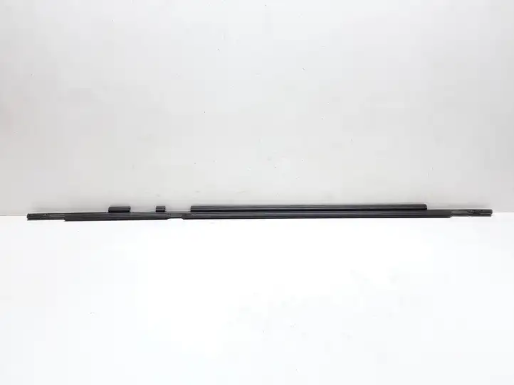 Volvo XC90 (2002 - 2006) 30634904 Накладка стекла задней двери — фото 2