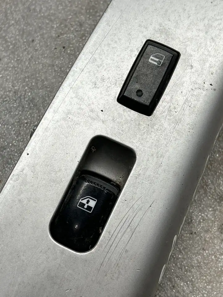 Hyundai Santa Fe (2005 - 2009) 3715151110 Блок кнопок стеклоподъемников — фото 2