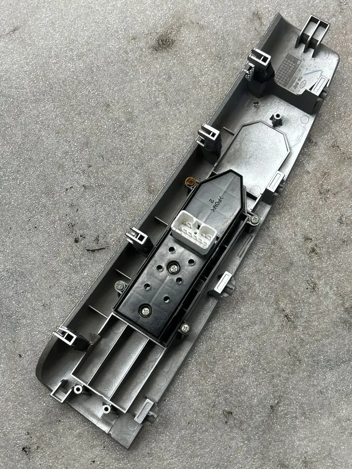 Hyundai Santa Fe (2005 - 2009) 3715151110 Блок кнопок стеклоподъемников — фото 3