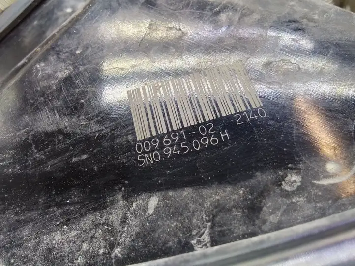Volkswagen Tiguan (2007 - 2011) 5N0945096H Задний фонарь в кузове — фото 2