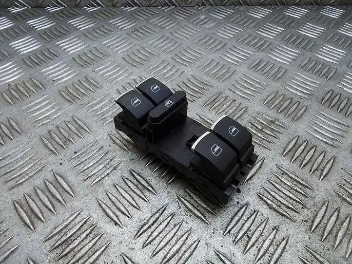 Volkswagen Tiguan (2007 - 2011) 5K4953857 Блок кнопок стеклоподъемников — фото 1