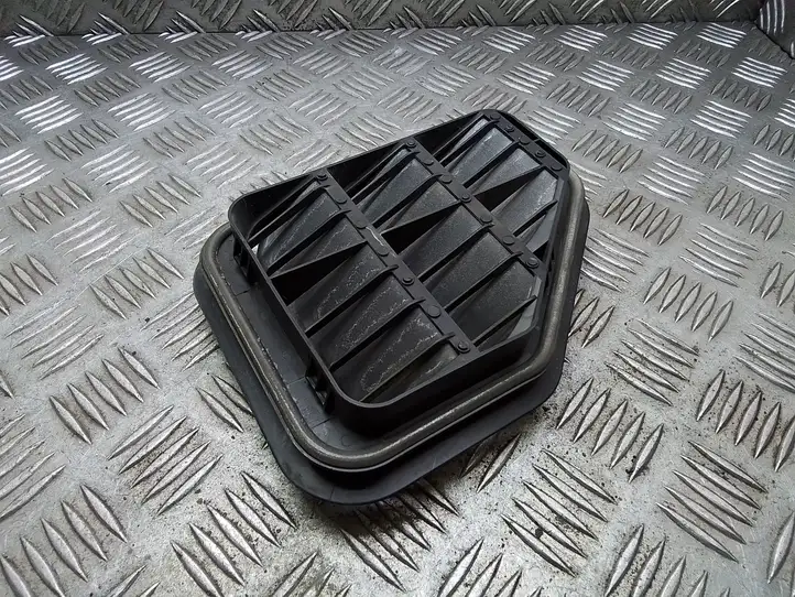 Volkswagen Tiguan (2007 - 2011) 5M0819465A Вентиляционная решетка кузова — фото 3