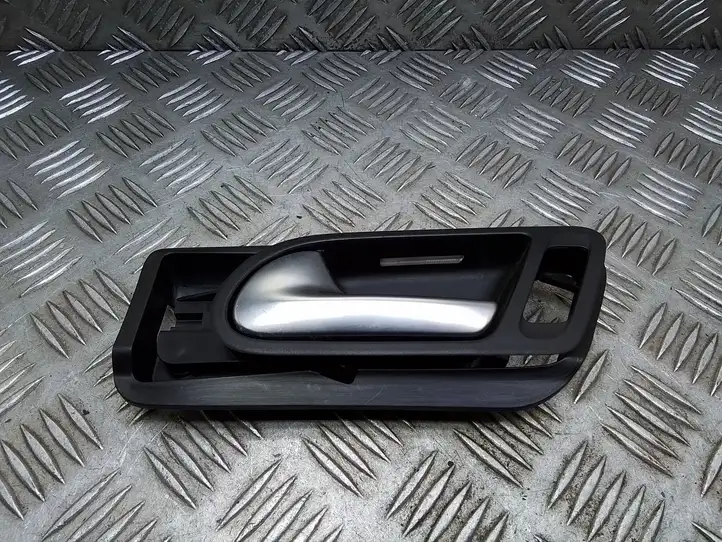 Volkswagen Tiguan (2007 - 2011) 5N0837197 Внутренняя ручка двери — фото 1