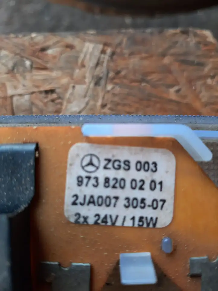 Mercedes-Benz Sprinter W901 W902 W903 W904 (1995 - 2007) 9738200201 Передняя подсветка — фото 3