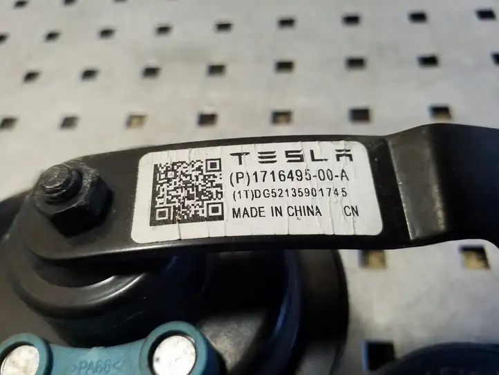 Tesla Model 3 (2017 - 2023) 171649500A Звуковой сигнал — фото 4