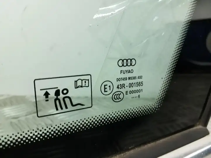 Audi A4 S4 B9 (2015 - 2019) 8W9845298B Заднее боковое стекло — фото 3