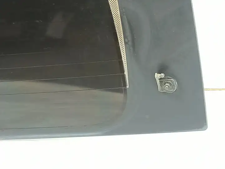 Jeep Grand Cherokee (WK) (2004 - 2010) Открывающееся стекло крышки багажника — фото 3