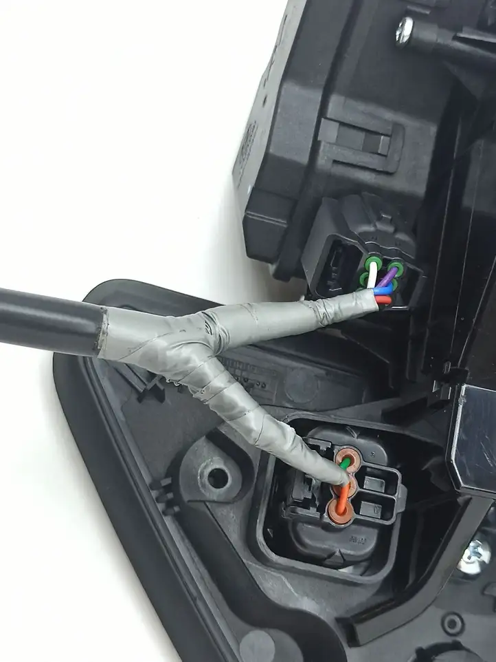 Hyundai Ioniq 5 (2021 - ) P695C0GI010T5R Крышка зарядного разъема — фото 3