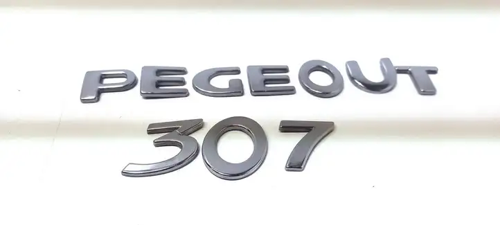 Peugeot 307 CC (2001 - 2005) Эмблема производителя — фото 1
