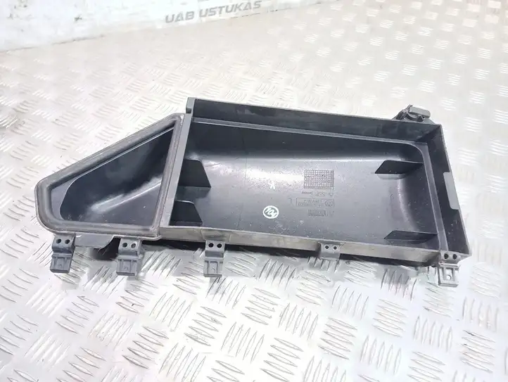 BMW 5 E60 E61 (2004 - 2010) 6913503 Крышка микрофильтра воздуха — фото 3