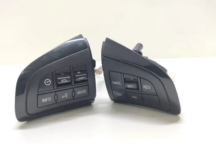 Mazda 6 (2009 - 2012) 75B979 Кнопки на рулевом колесе — фото 1