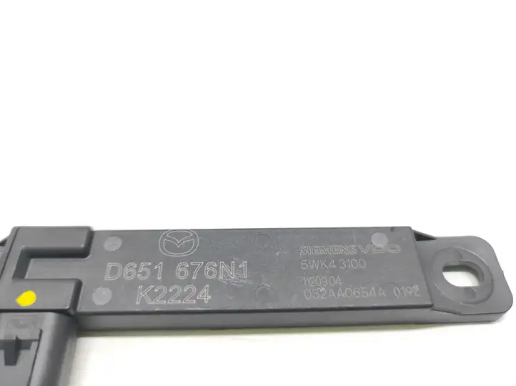 Mazda 6 (2009 - 2012) D651676N1 Датчик удара SRS — фото 3