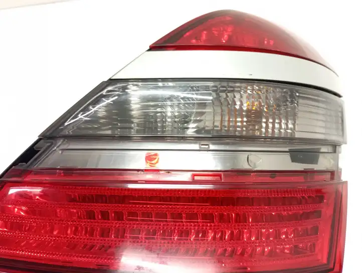 Mercedes-Benz S W221 (2005 - 2013) A2218200277 Задний фонарь в кузове — фото 4