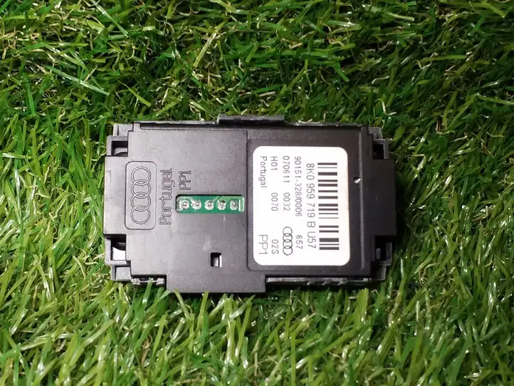 Audi A4 S4 B8 8K (2011 - 2015) 8K0959719B Другие включатели / ручки/ переключатели — фото 4