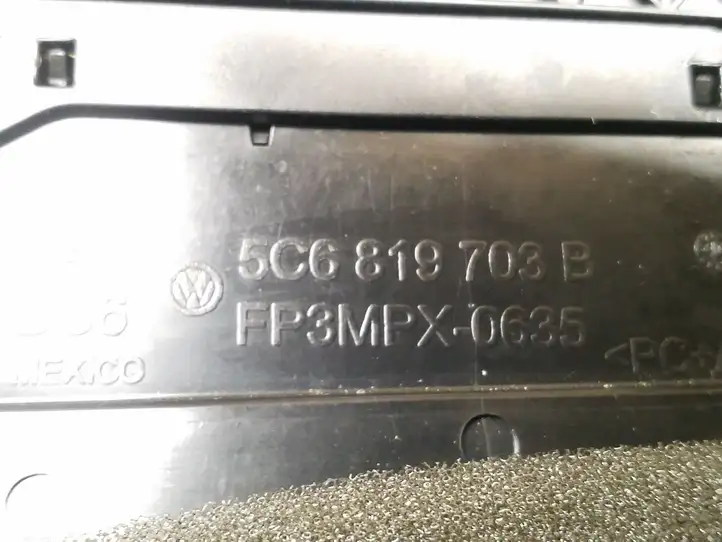 Volkswagen Jetta VI (2011 - 2018) 5C6819703B Боковой воздушный дефлектор — фото 2