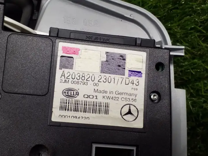 Mercedes-Benz C W203 (2000 - 2007) A2038202301 Включатель освещения интерьера — фото 2