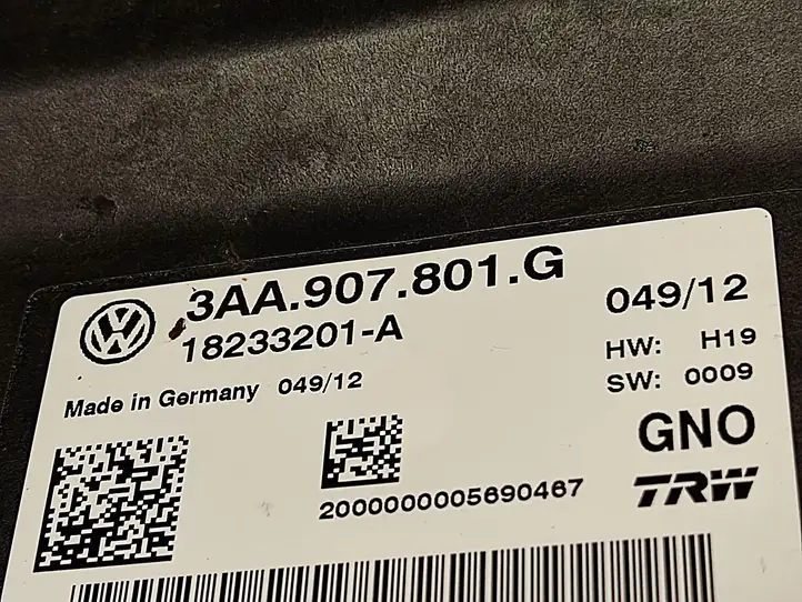 Volkswagen Tiguan (2011 - 2016) 3AA907801G Блок управления стояночным тормозом — фото 3