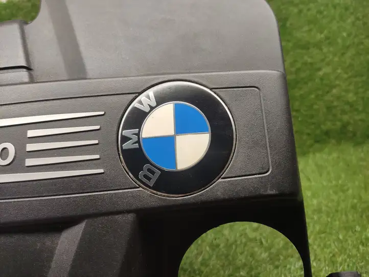BMW 5 F10 F11 (2009 - 2016) 7607447 Крышка двигателя декоративная — фото 2
