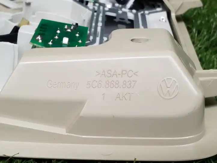 Volkswagen Jetta VI (2011 - 2018) 5C6868837 Передняя подсветка — фото 2
