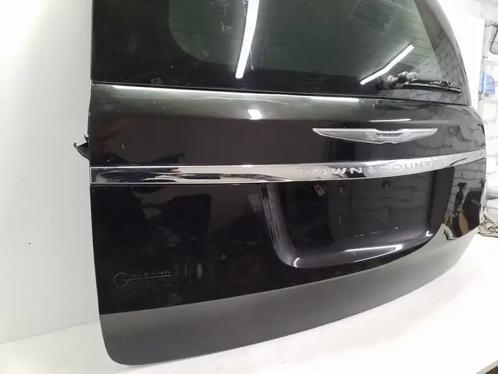 Chrysler Town & Country V (2010 - 2016) Крышка багажника — фото 3