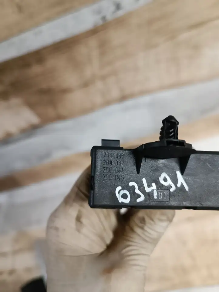 Peugeot 407 (2004 - 2011) 200000 Реле обогрева — фото 4