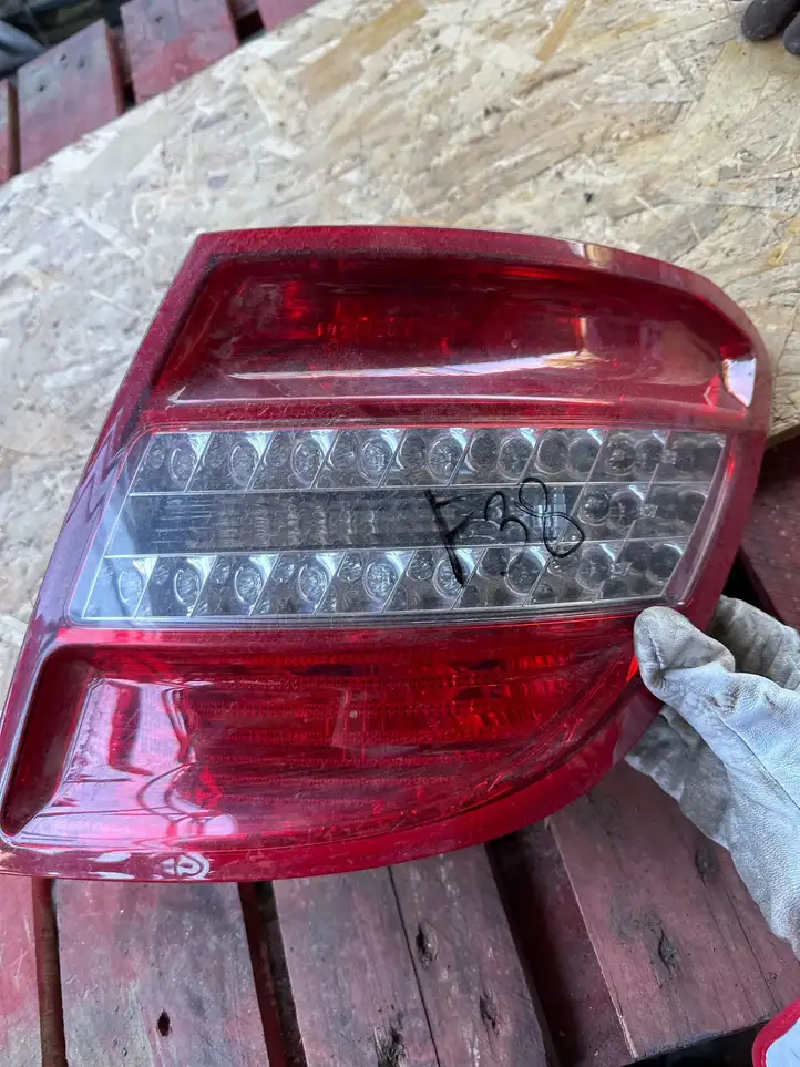 Toyota Corolla E120 E130 (2000 - 2004) 3319R Молдинги задней двери — фото 1