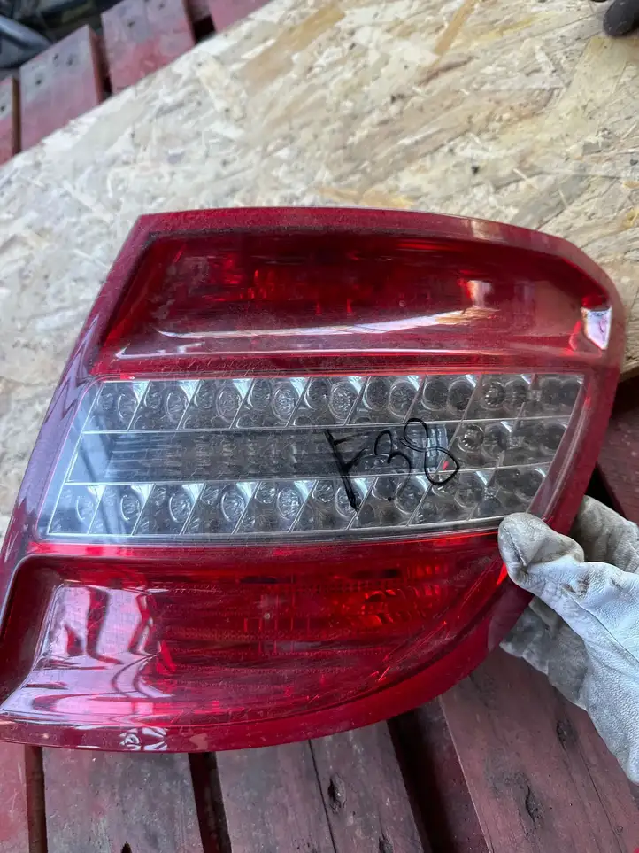 Toyota Corolla E120 E130 (2000 - 2004) 3319R Молдинги задней двери — фото 2