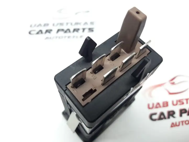 Volkswagen PASSAT B5.5 (2001 - 2005) 3B0963564C Включатель обогрева — фото 4