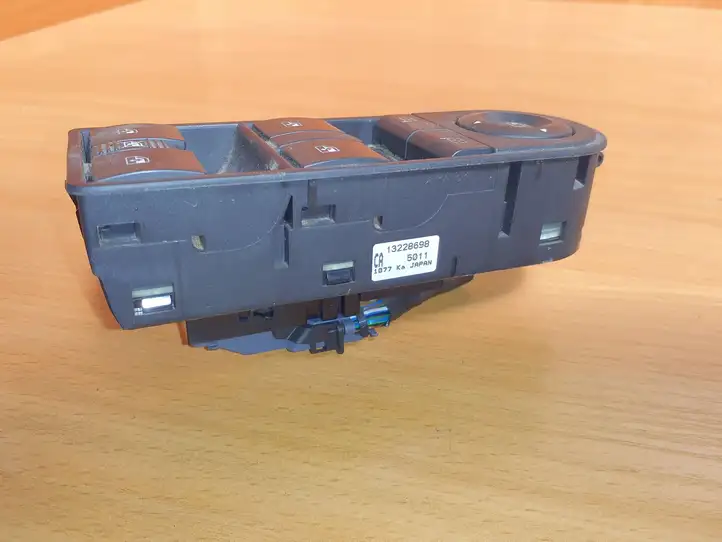Opel Zafira B (2003 - 2006) 13228698 Блок кнопок стеклоподъемников — фото 2
